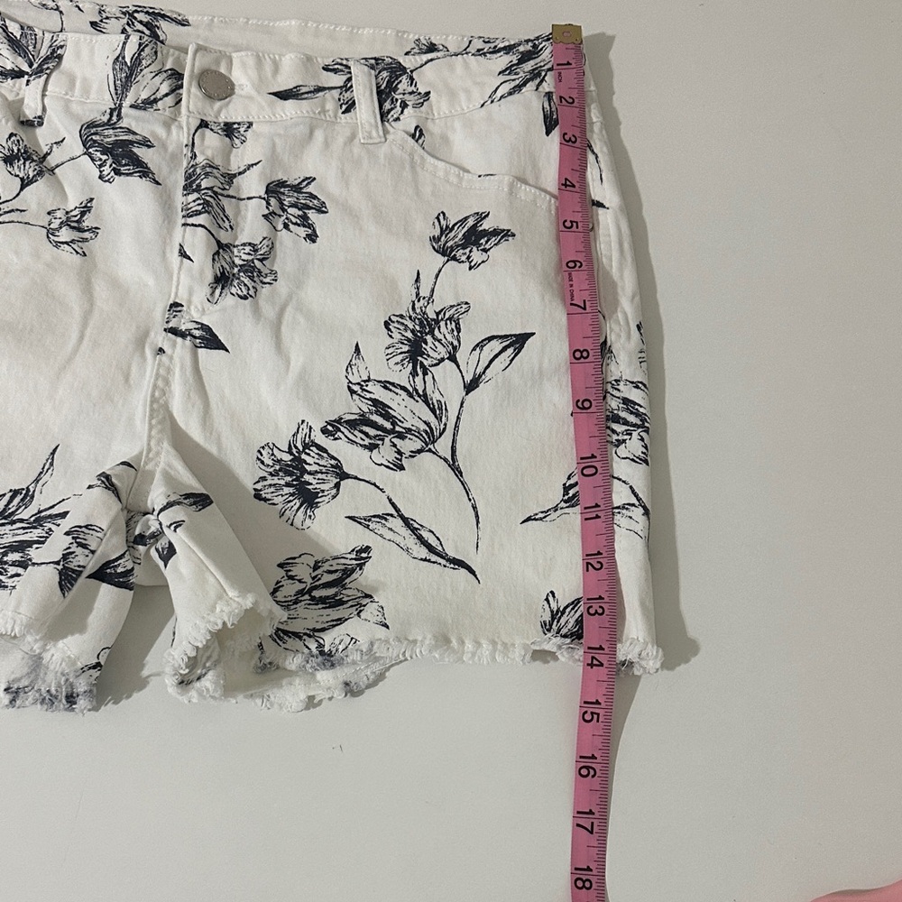 Workshop Republic Clothing Black and White Floral Jean Shorts - Picture 5 of 9